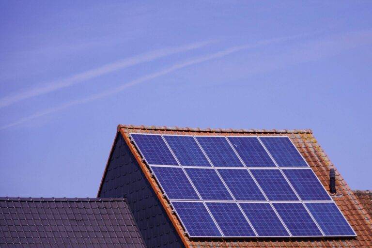 A guide to spotting solar scams and choosing reliable providers